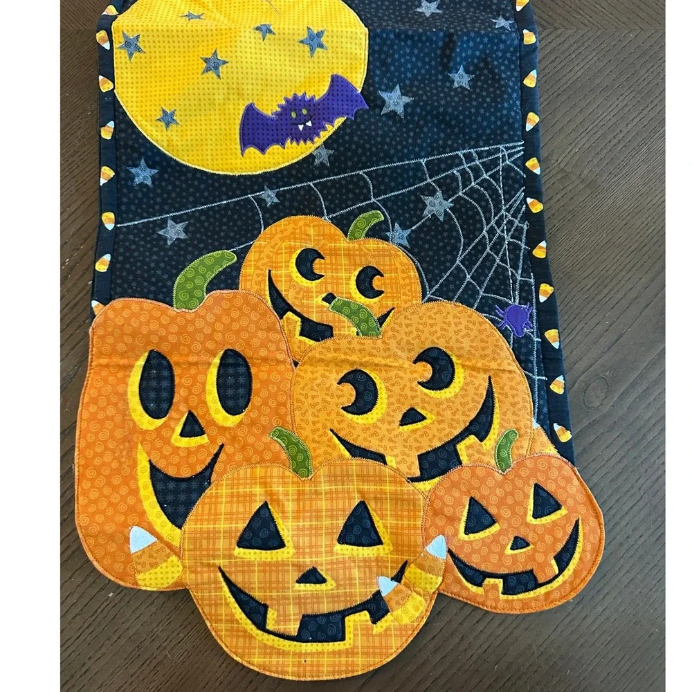 Halloween Table Runner Quilted Jack-O-Lantern Pumpkin Bat Moon Candy Corn 35x12